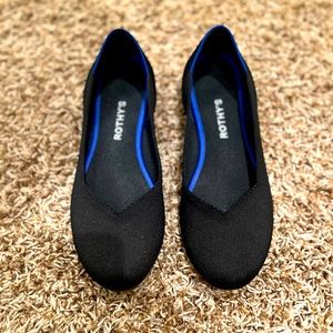 Rothy’s 9 1/2 black classic Flat